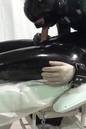 Latex Danielle - My orgasm is first, slave need to wait - 2 angle