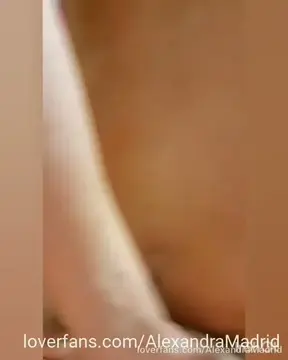 Asi me la saco...mmm ...si te gusta dejame una propina cielo