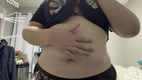 Sugargirlx2 Shows Off Her HOT Body!