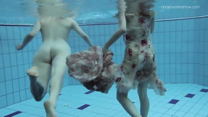 Anna Netrebko and Lada Poleshuk underwater lesbos