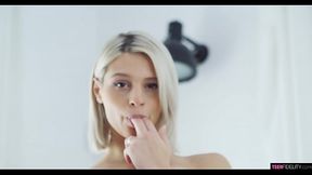 Christy White Spreads Her Big Pussy Lips For Cock