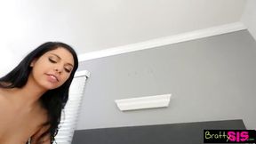 Round ass Latina beauty Gina Valentina gets nice POV dicking
