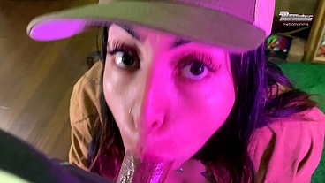 metroMAMMIS - Delivery Girl Gets All The BBC She Wants