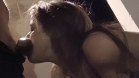 Vegas slut blows stranger in dumpster