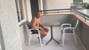 Balcony Biceps and Spanish Sunshine: The Great Arm-Wrestle Showdown