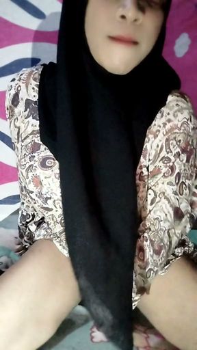 Hijab Anal Sex With Cucumber