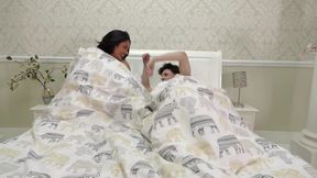 Super-hot Trans Beds Sexy Twink - Janny Costa