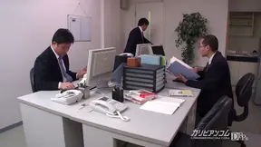 Seductive Squeezes Her Pussy Orgasmically For Ultimate Pleasure