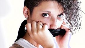 ”Brunette Gwen H Toying Her Twat”