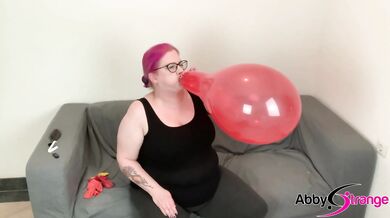 Deutsche Gothic BBW mit Luftballons - Looner Fetish, Blow to Pop, non pop... Trailer Teaser