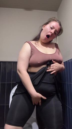 pawg public bathroom masturbation