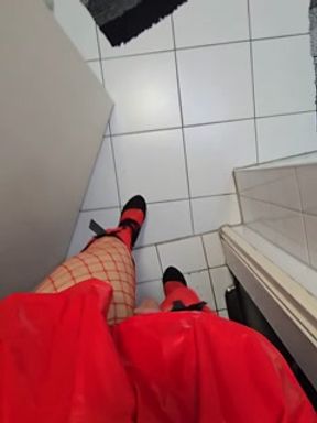 لباس سکسی زن عموم رو پوشیدم وقتی عموم خواب بود مثل جنده ها رقصیدم کون دادن دوس دارم