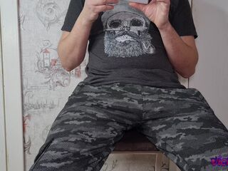 Рыжая красотка в кожаных чулках получает кремпай в свою киску