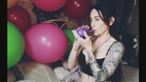 Mishel instructs models how to pop balloons English Subs