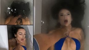 The guy POV holds Jade underwater