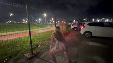 Botei todo mundo para transar no meio da rua com geral olhando meus amigos e minhas amigas gostosas