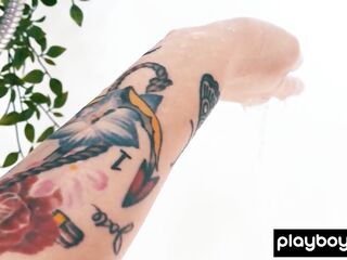 Tiny oriental mother I'd like to fuck Avery Ebony taking a shower and flashes her moist snatch