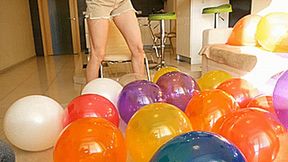 Emma mass sit to pop on the chair Full HD