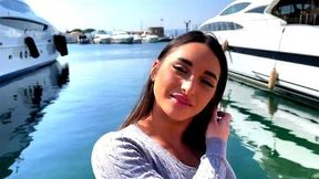 Sarah, 21, hostess in Saint Tropez