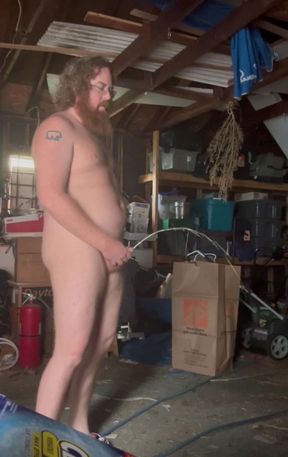 Garage piss