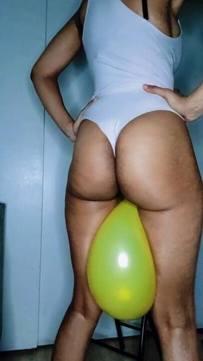 Pop Between These Thighs