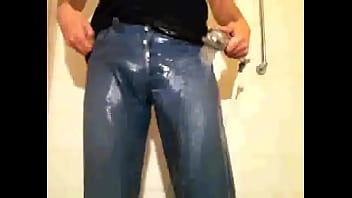 Light blue Levis 501 wet under the shower :-)