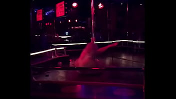 Domina un gran dance sobre sus Tacones Gigantes High Heels