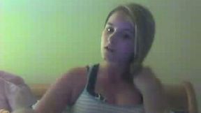 This classy blonde with plump ass loves masturbating on cam