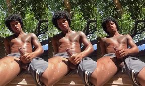 Xandy cumming outside
