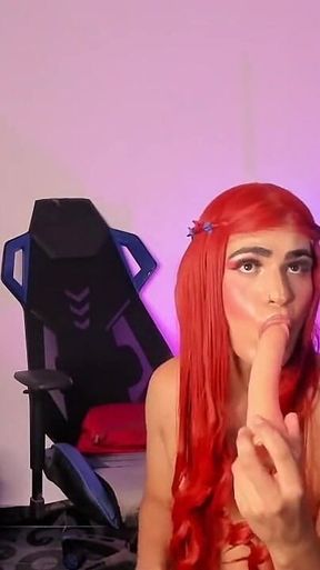 Sexy Red Movie Loves to Suck Her Dildo