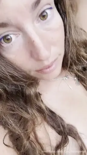 Hoy me he levantado a ver el amanecer con un cafecito 🙈 La próxima vez, ¿me pones tú la leche, bebé? 😏
