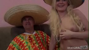 KELLY TAKES A SQUIRT