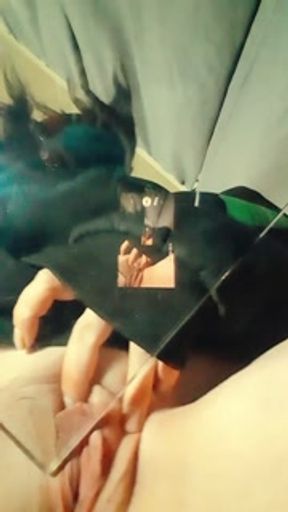 That bitch caught squirting on a glass table.