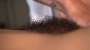 Los pelos son un s&iacute_mbolo primitivo asi que si eres fetichista, este video es para ti.