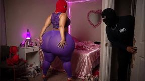 Thick Stepmom Dancing and Shaking Her Huge Ass in Leggings