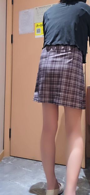 Shemale Ting Xuan opened the hotel room door and then masturbated.