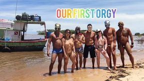 Gangbang on a boat in Salvador with seductive sandy-haired and chestnut-haired wives