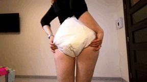 Fart in Messy Diapers and Leggings