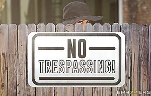No trespassing, Xander Corvus, Ava Addams