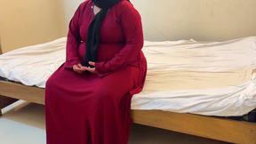 Fucking a Chubby Muslim Mother-in-law Wearing a Red Burqa &amp; Hijab