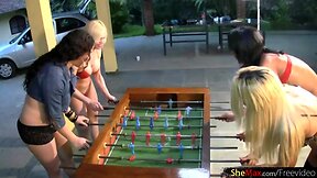 Hot shemale foursome: sucking and fucking beauties