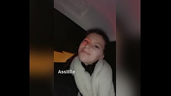 J&rsquo_aime prendre des videos dans la voiture comme c&rsquo_est pas moi qui conduit