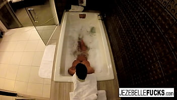 Sexy Jezebelle Bond films herself taking a bath