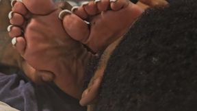 [Foot Worship] Eat These White Toes YN pt1