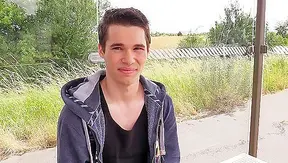 Twink Opens Up, Selling His Tight Ass for Cold Hard Cash – XXXGay