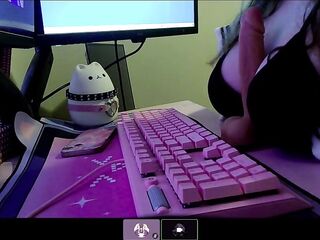 moaning egirl gives private masterbution help