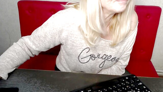 Blonde MILF with glasses on webcam