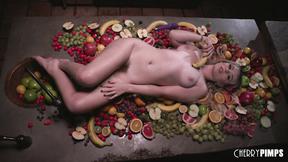”Horny Lilly Bell Gets Juice From Her Fruit & Her Muff With Masturbating Food”