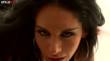 Curvaceous Bella Reese twerking while getting fucked