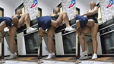 Cheguei em casa depois de um encontro com dotado amigo do trabalho, e o safado do meu marido nem esperou chegar no quarto, levantou meu vestido colocando minha calcinha de ladinho e me chupou gostoso